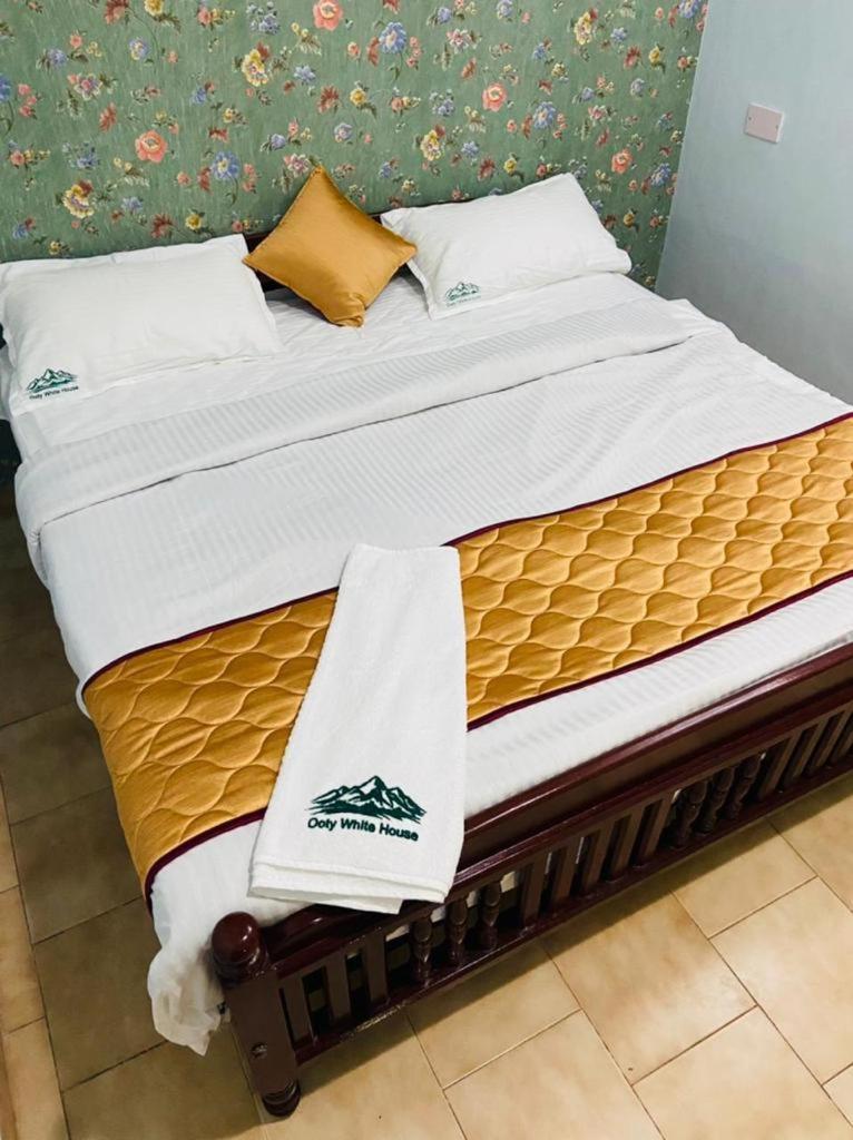 Готель Bob Leisure Уті Екстер'єр фото