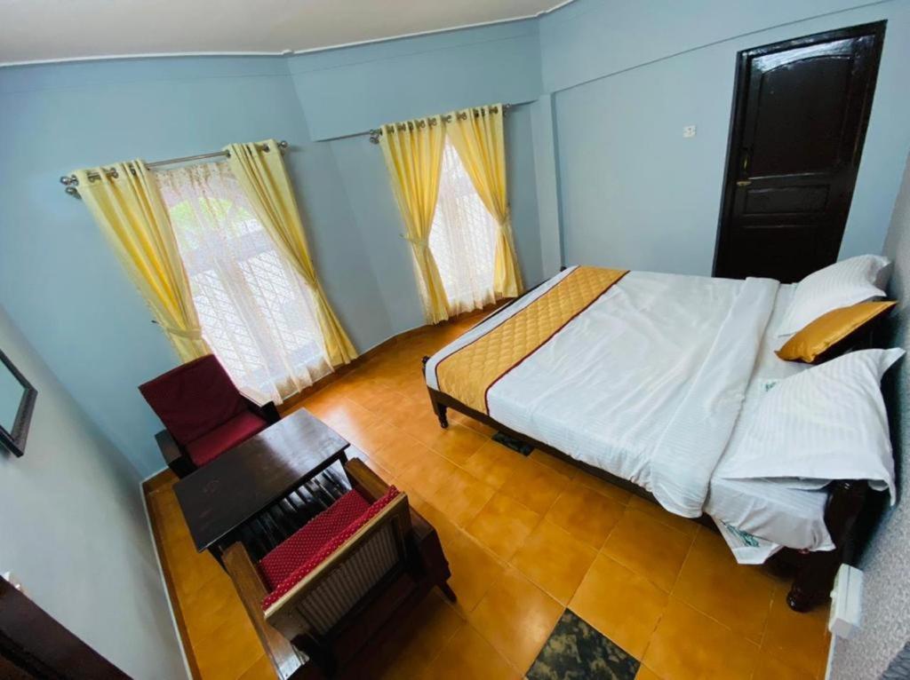 Готель Bob Leisure Уті Екстер'єр фото